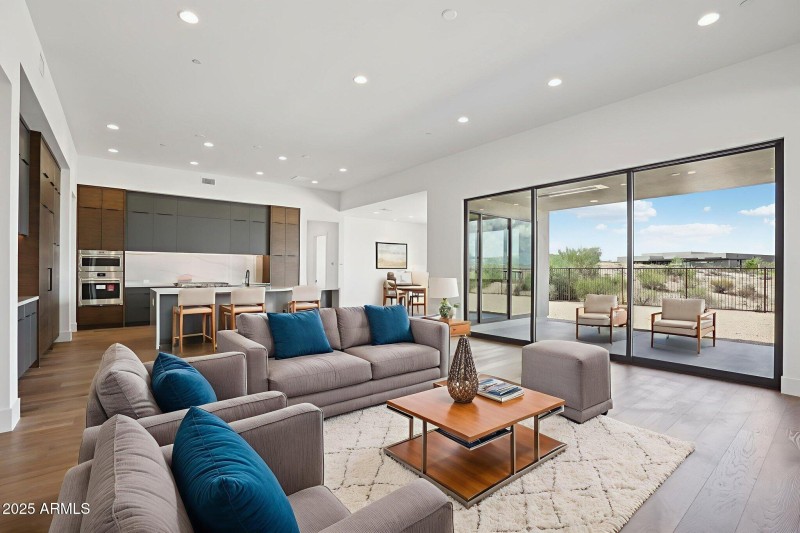 22-web-or-mls-13230 E Buckskin Trail-S07