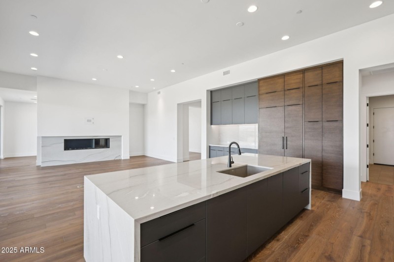 26-web-or-mls-13230 E Buckskin Trail-S07