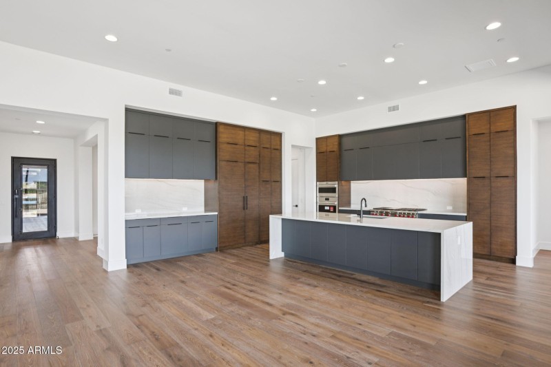 30-web-or-mls-13230 E Buckskin Trail-S07