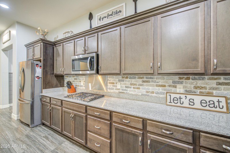 Kitchen-gorgeous backsplash