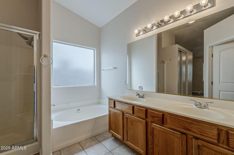 25-web-or-mls-Desert Bloom-25