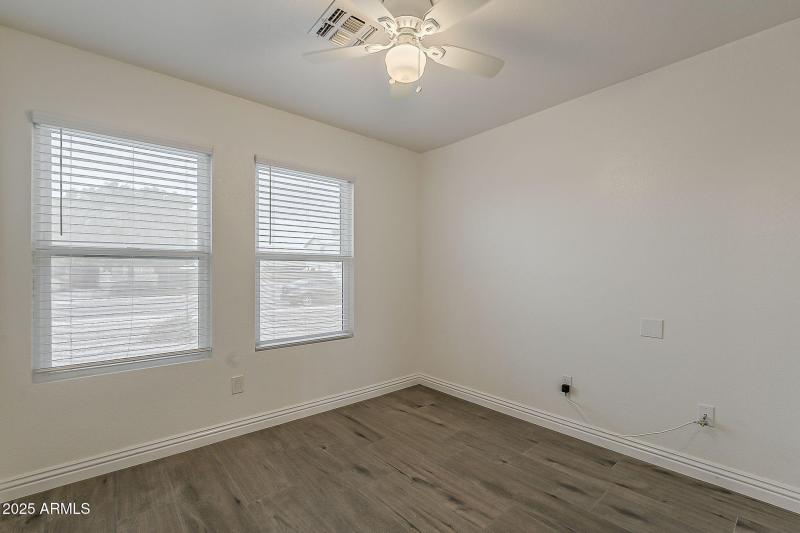 32-web-or-mls-Desert Bloom-32