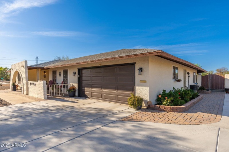 11138 W Hatcher Rd - 04