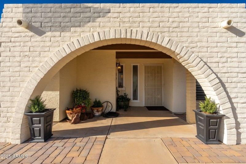 11138 W Hatcher Rd - 06