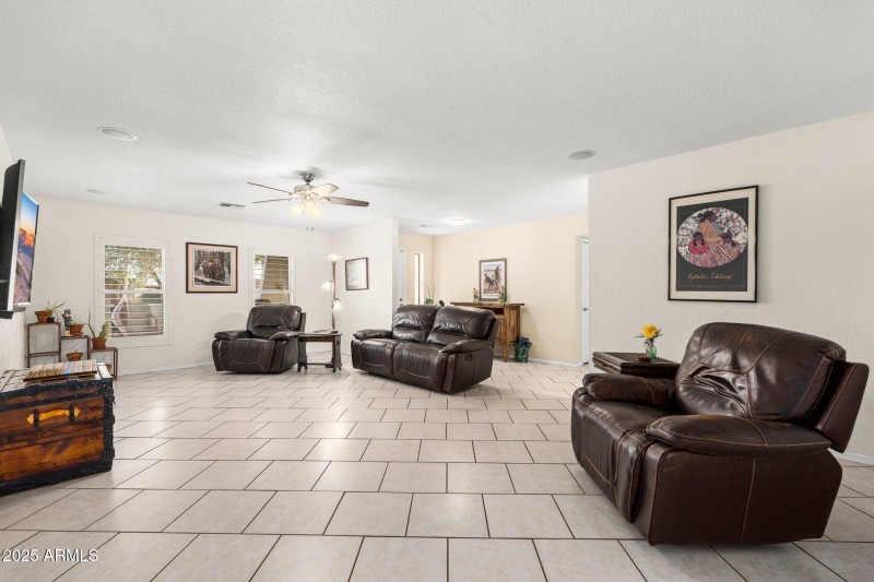 11138 W Hatcher Rd - 08