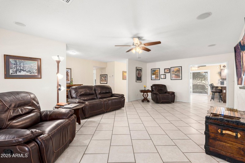 11138 W Hatcher Rd - 10