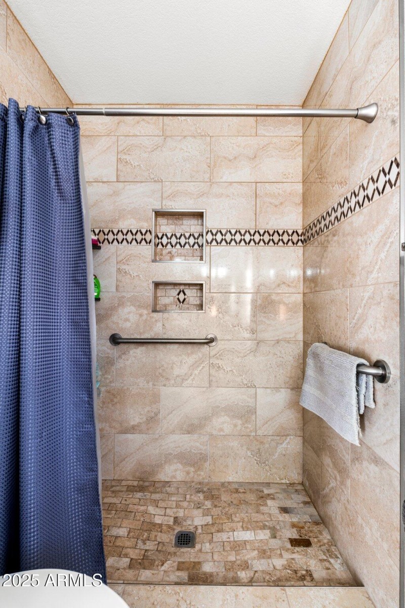 11138 W Hatcher Rd - 22