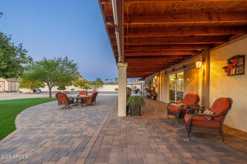 11138 W Hatcher Rd - 47