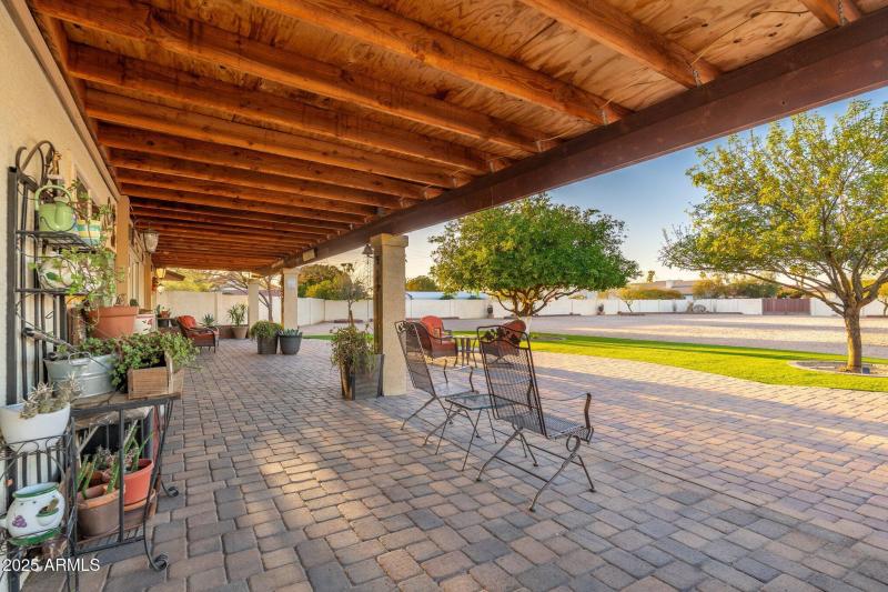 11138 W Hatcher Rd - 31