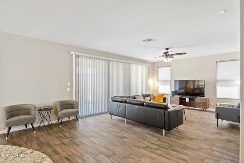 3921 Gold Ridge Rd00027