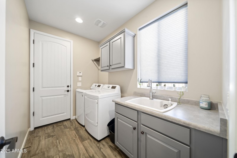 3921 Gold Ridge Rd00015