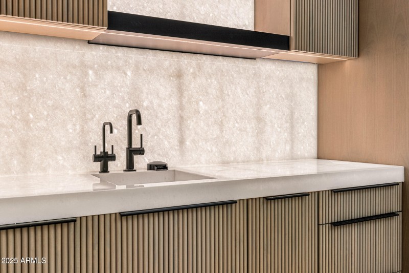 10lower level entertainment bar2