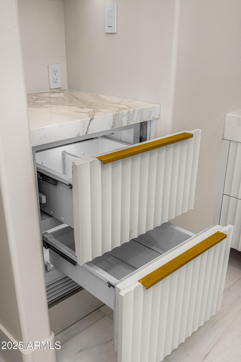 20primary bath refrigeration