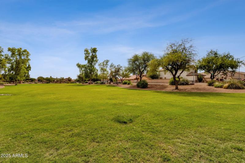 Huge Community Greenbelt... Frisbee anyo