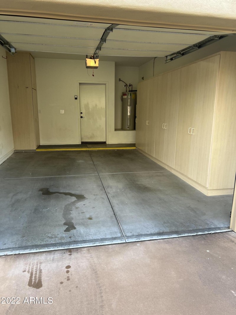 1 car gar with storage