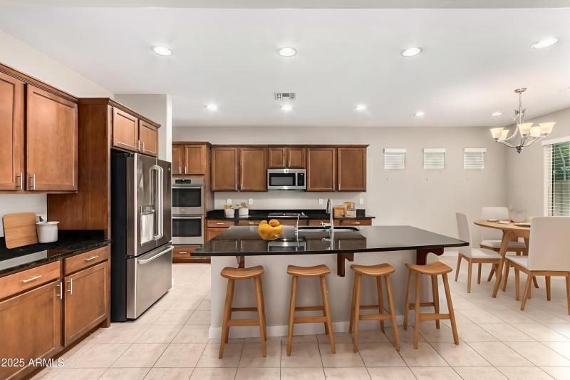 Kitchen with Island and Gas Cooktop