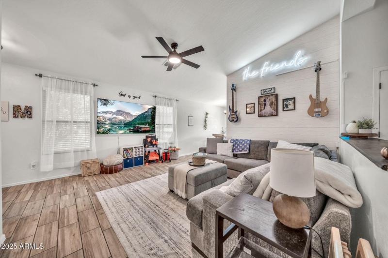 14817 W Redfield Rd-6