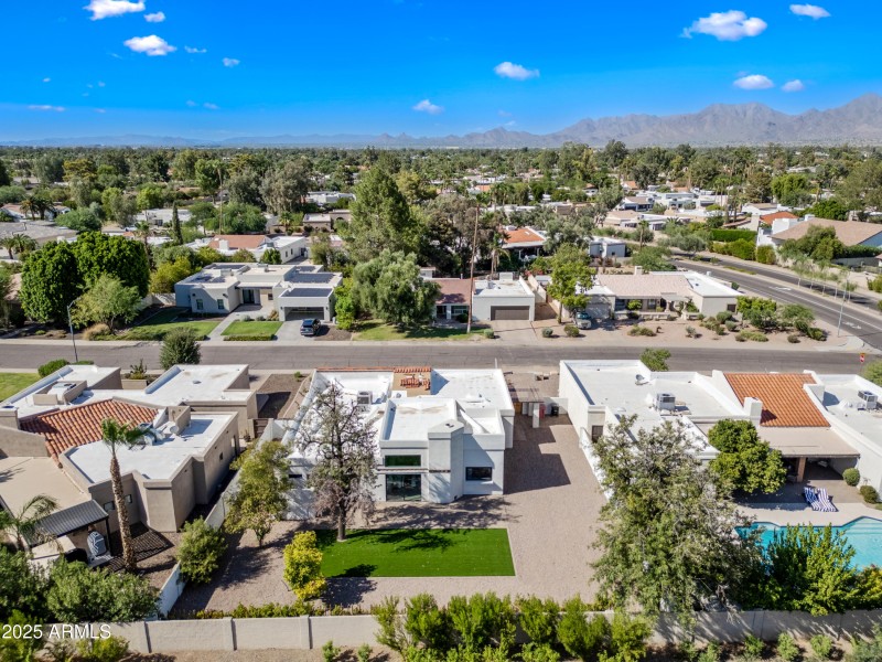 10-8313ETT-ocupix-SS