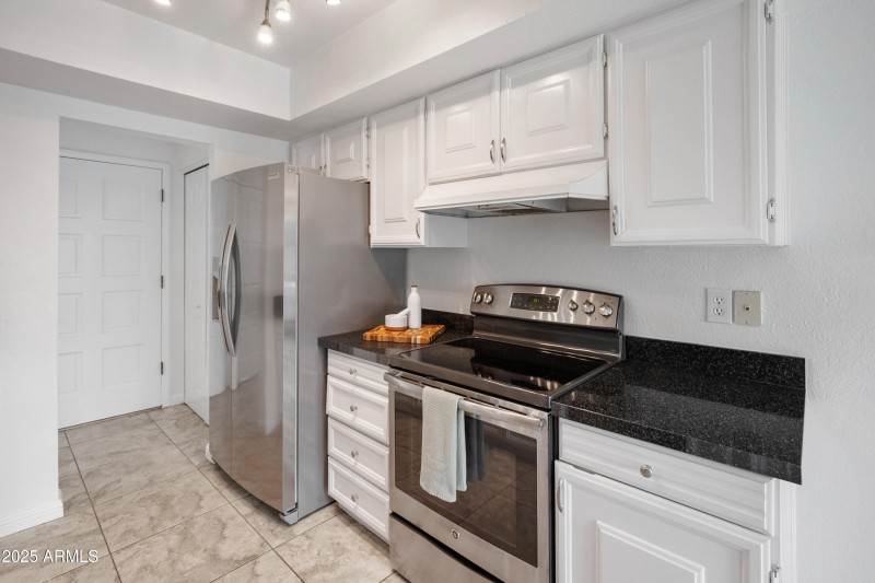 3928 N Granite Reef Rd-15