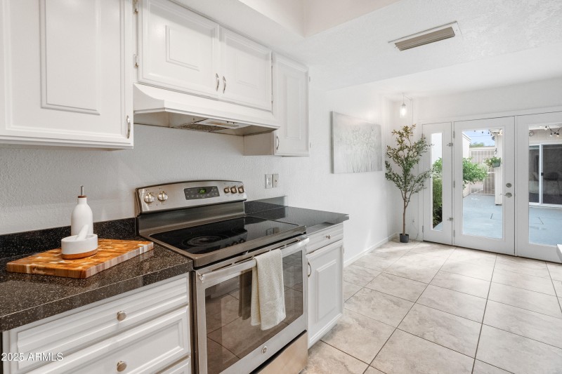 3928 N Granite Reef Rd-17