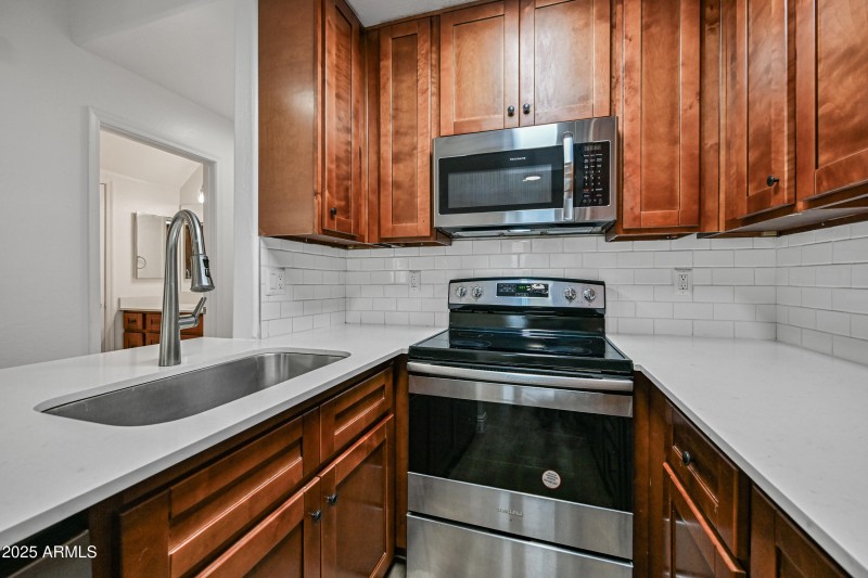 9-4608WMA1161-ocupix