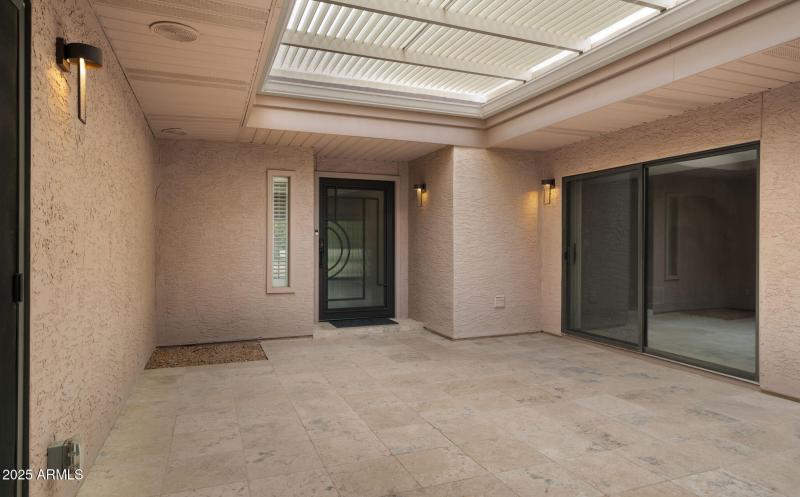 4-web-or-mls-Court yard2