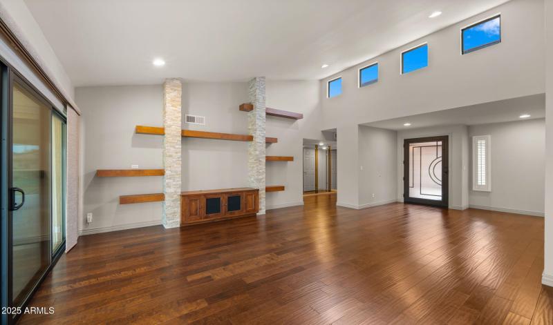 9-web-or-mls-Living Space1