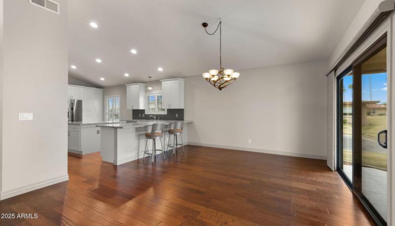 10-web-or-mls-Dining Space