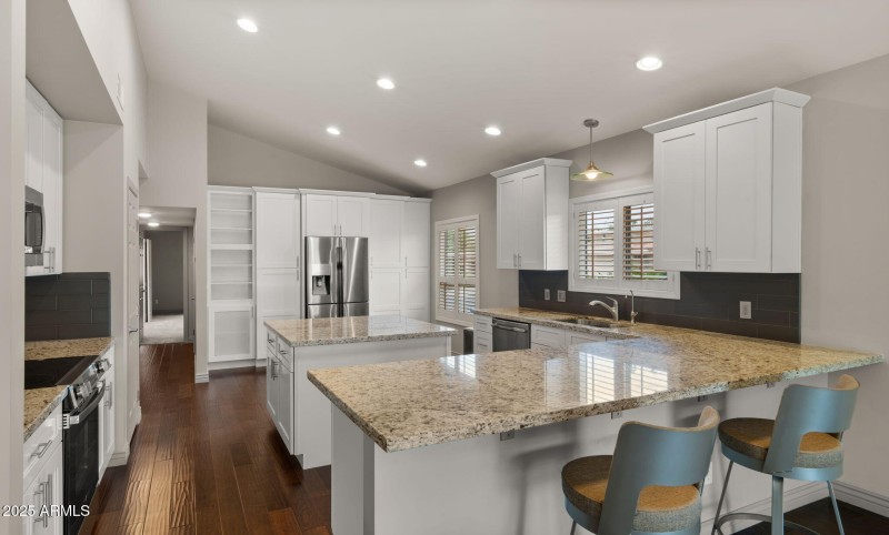 13-web-or-mls-Kitchen3