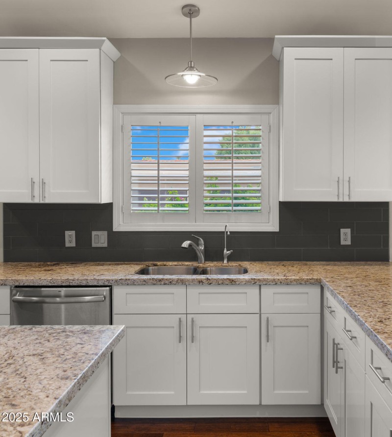 15-web-or-mls-Kitchen5