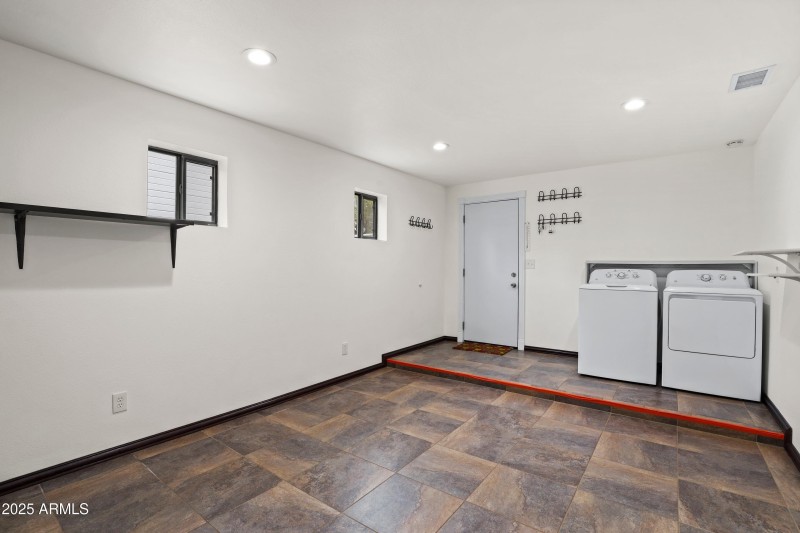 Laundry Room, Bonus Room or Office (1)