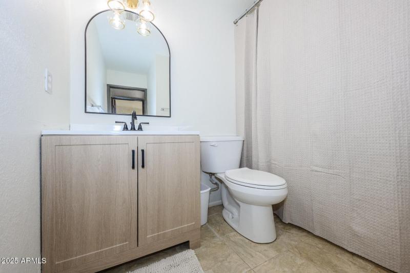 028-785-E.-Country-Club-Drive