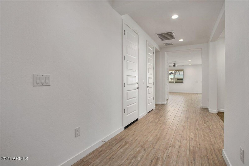 05-24973 North 172nd Drive 5