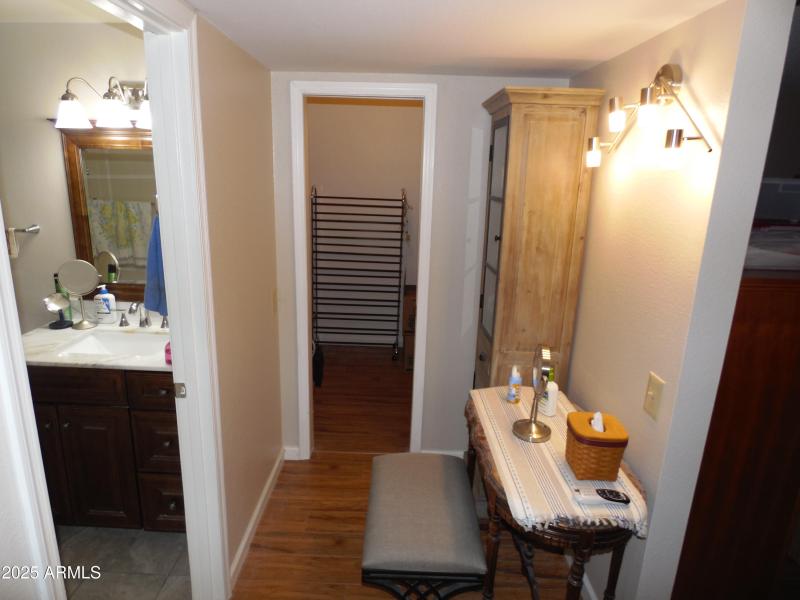 Primary bath siting area