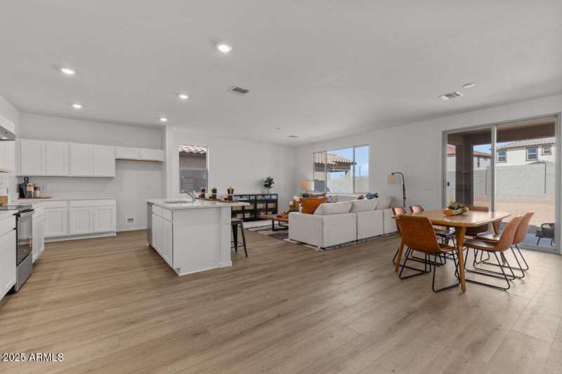 KBPHX_MIR_DesertOasis-Lot141_8489-1200