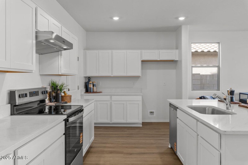 KBPHX_MIR_DesertOasis-Lot141_8541-1200