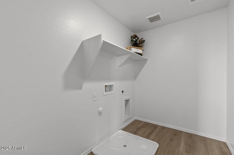 KBPHX_MIR_DesertOasis-Lot141_8620a-1200