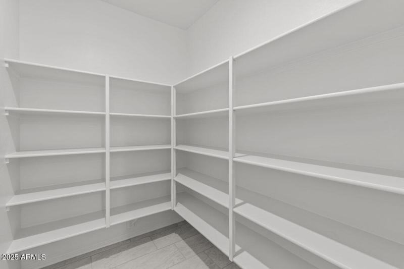 KBPHX_MIR_DesertOasis-Lot142_8774-1200