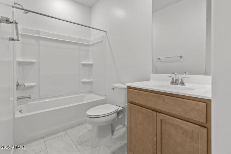 KBPHX_MIR_DesertOasis-Lot142_8802-1200