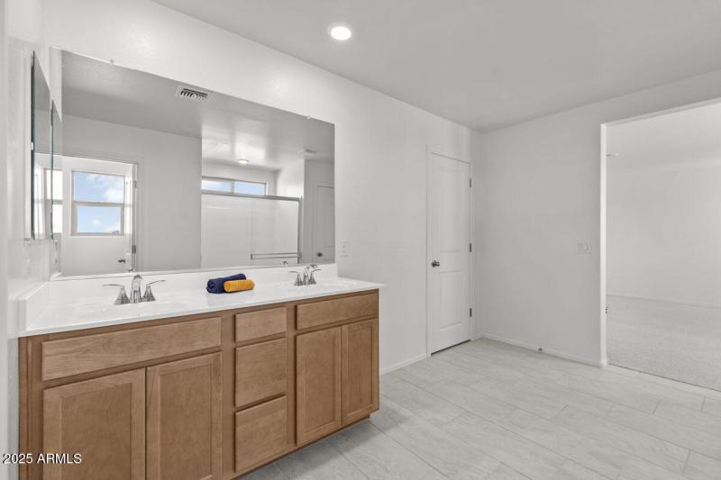 KBPHX_MIR_DesertOasis-Lot142_8827-1200