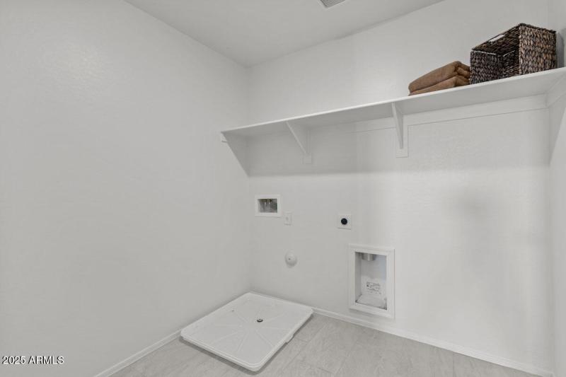 KBPHX_MIR_DesertOasis-Lot142_8836a-1200