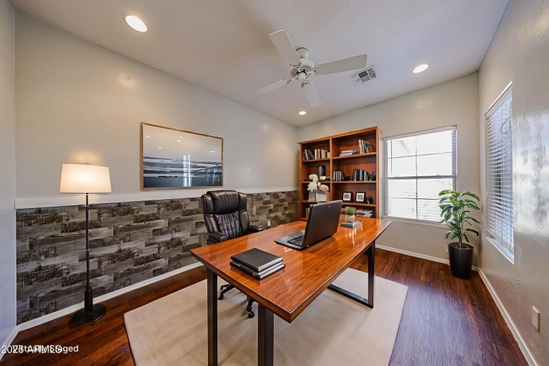 Den/Office/Bonus Room