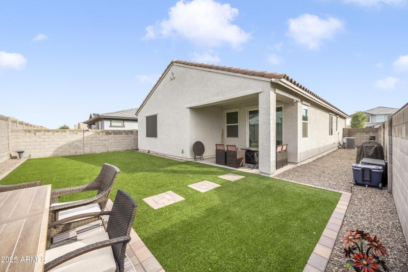 29)BACK OF HOME