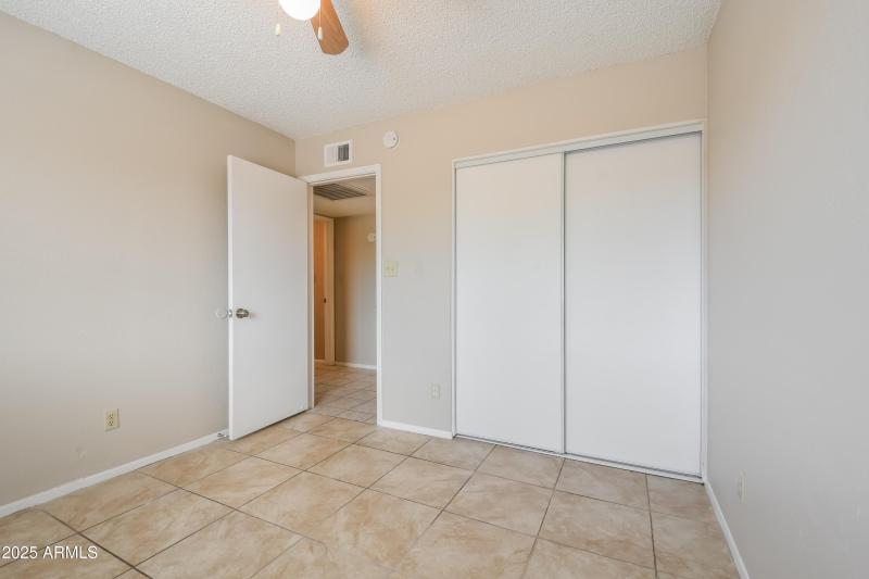 1022674.1101 W Campo Bello Drive - Bedro