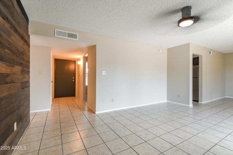 1022674.1101 W Campo Bello Drive - Livin