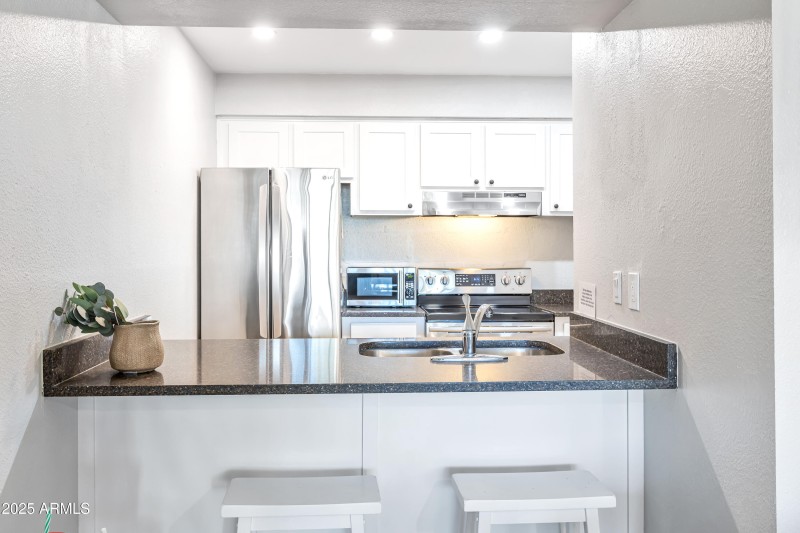 EEA38FA4-8C6E-43DB-B9B7-BE0E83E54BCA