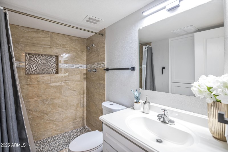 DE1CF117-2AEC-425A-852A-0E36C49E377F