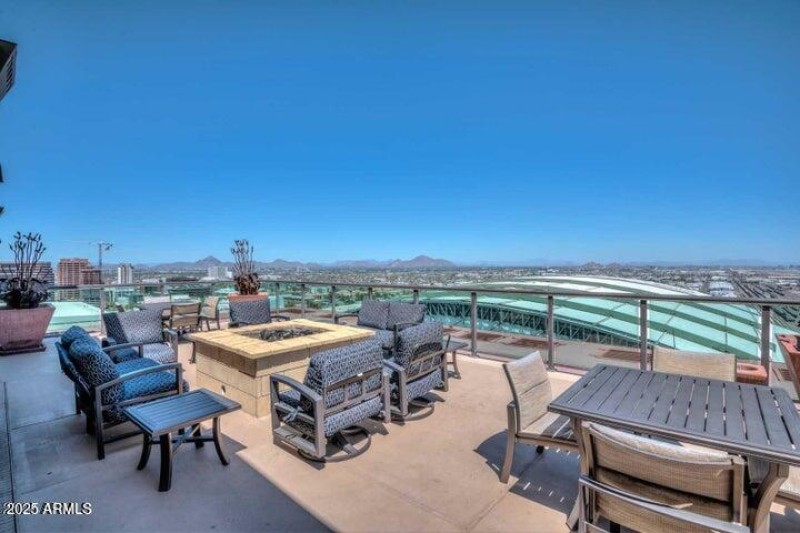 Firepit Deck 23rd Floor