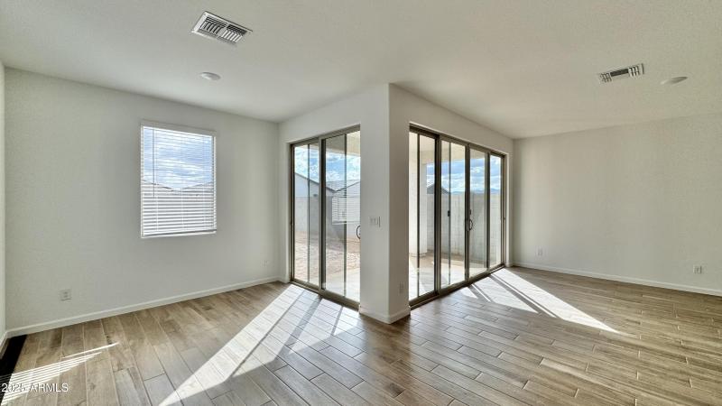 014 Dining with Double Slider