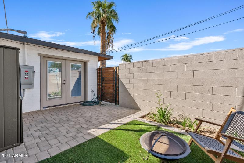 provate patio for 2 back units